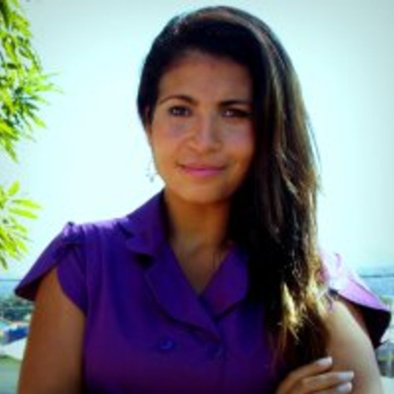 Monique Barcellos profile picture