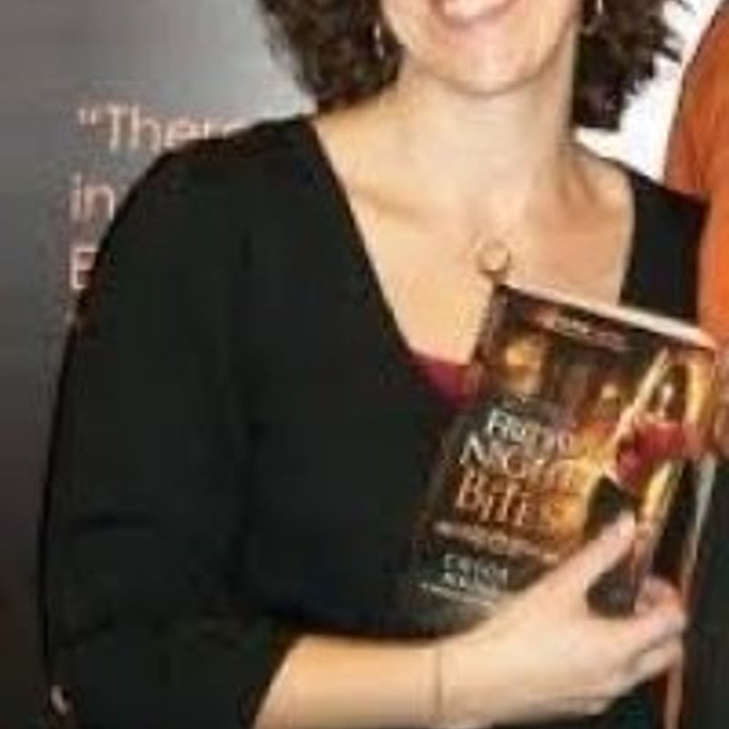 Chloe Neill profile picture