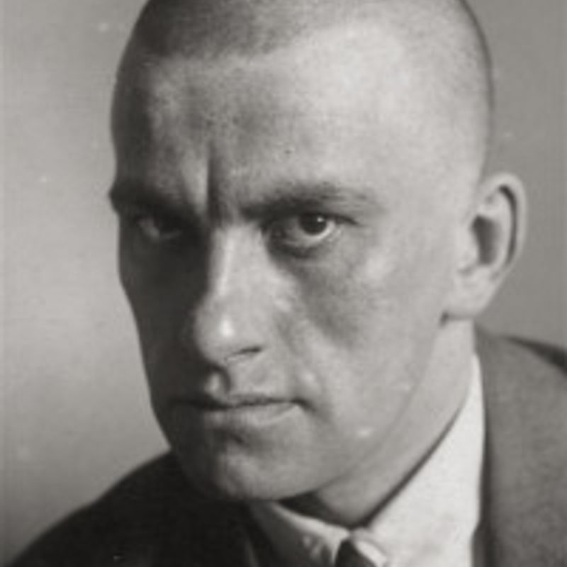 Vladímir Maiakóvski profile picture