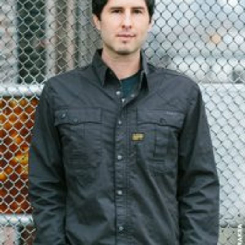 Matt de la Peña profile picture