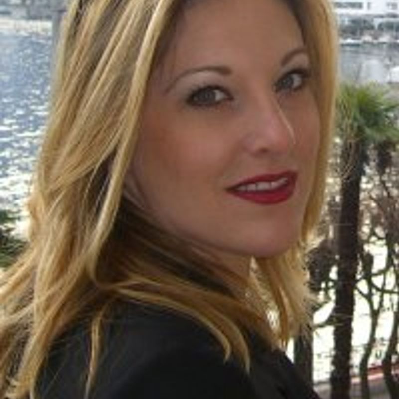 Julie Ann Walker profile picture