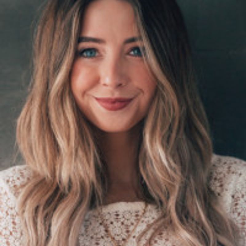 Zoe Sugg profile picture