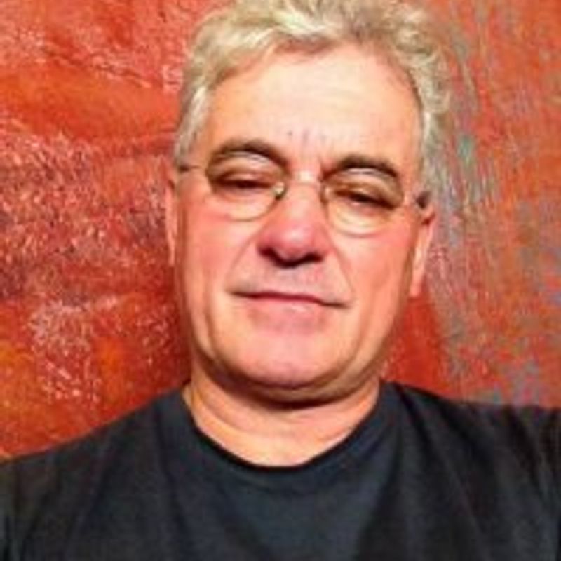 Lau Siqueira profile picture