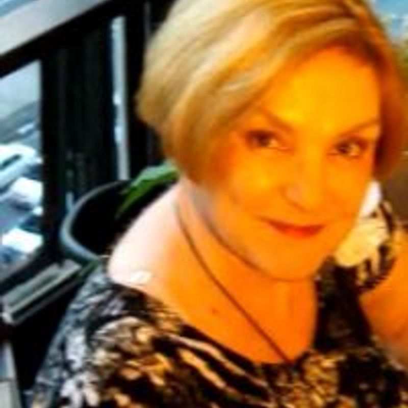 Isabel Vasconcellos profile picture