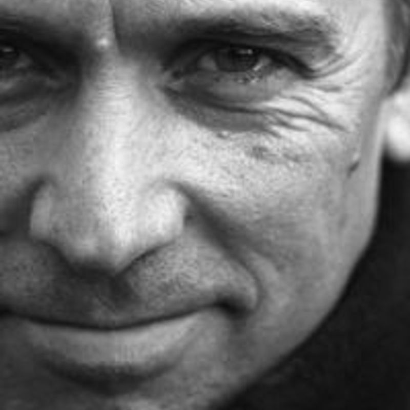Jasper Fforde profile picture