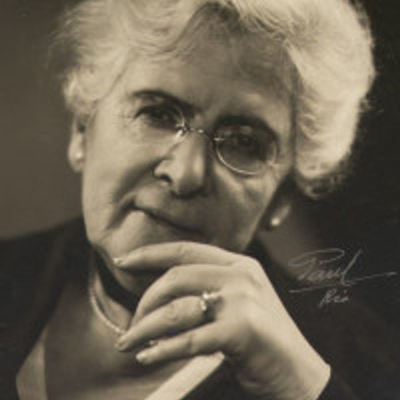 Júlia Valentim da Silveira Lopes de Almeida profile picture