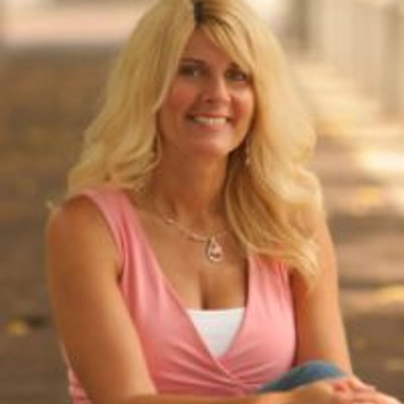 Toni Blake profile picture