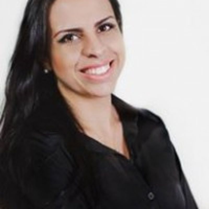 Julia Fernandes profile picture