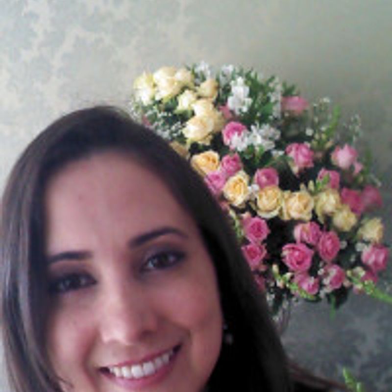 Renata R. Corrêa profile picture