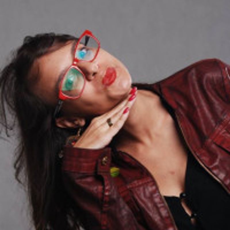 Anelise Vaz profile picture