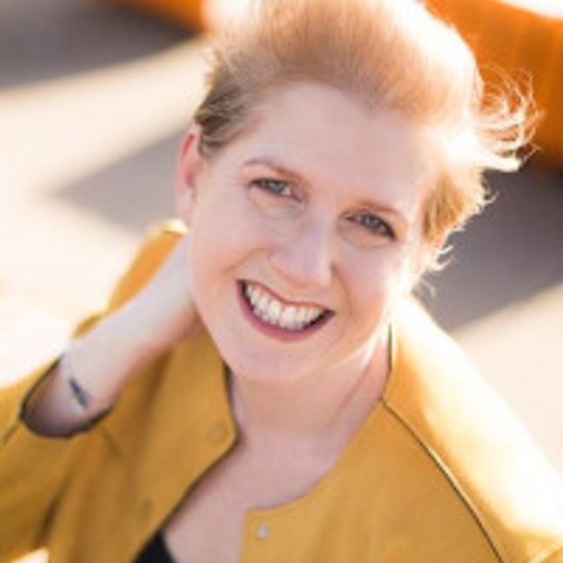 Clare Mackintosh profile picture