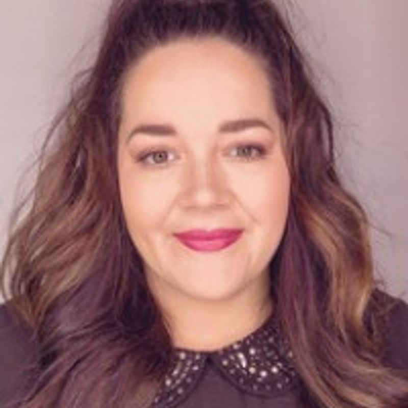 Holly Renee profile picture