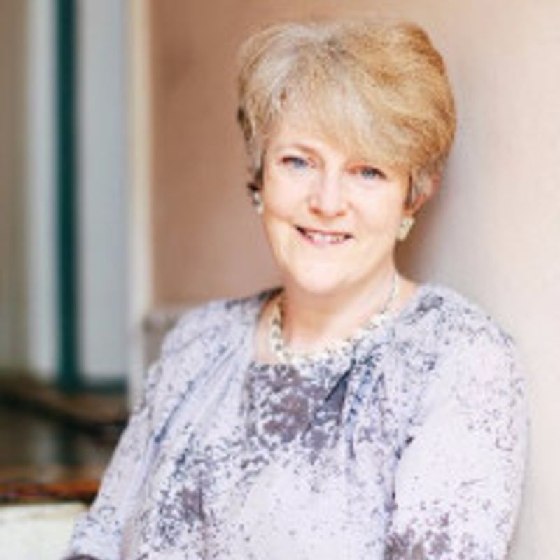  Lissa Evans  profile picture