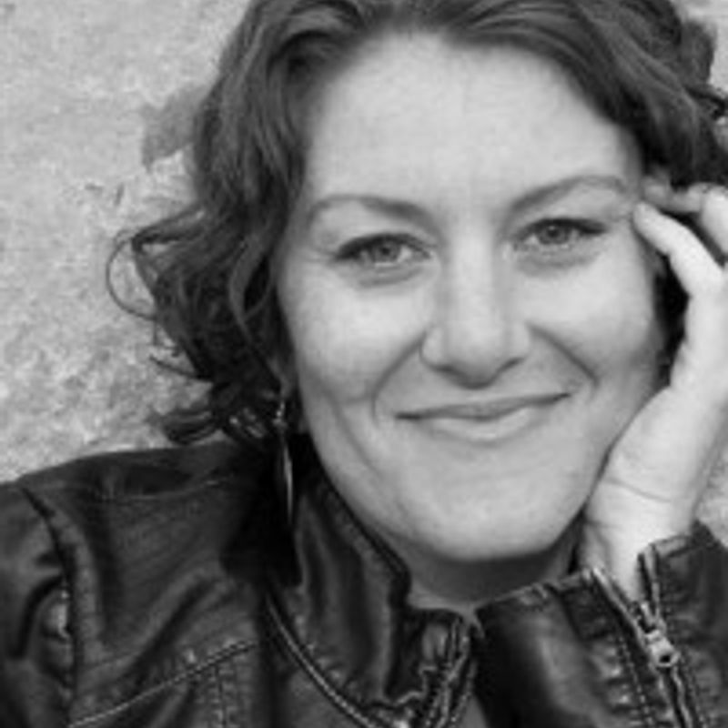 Melanie Crowder profile picture