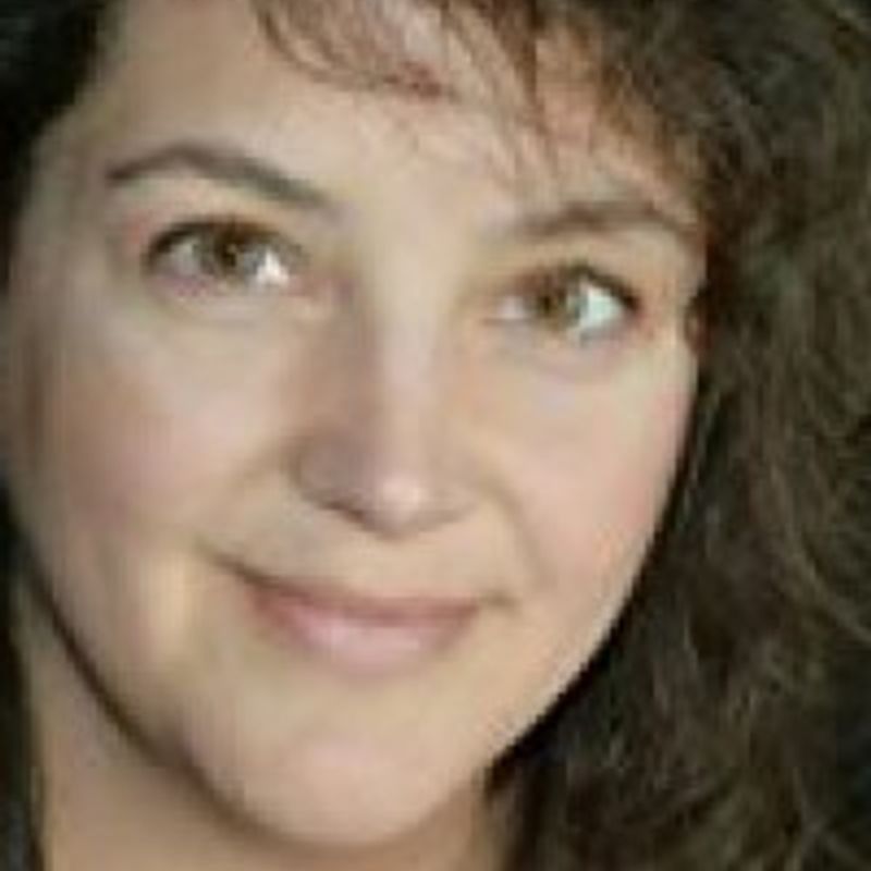 Vivienne Lorret profile picture