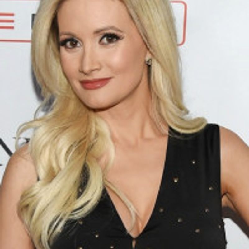 Holly Sue Cullen profile picture