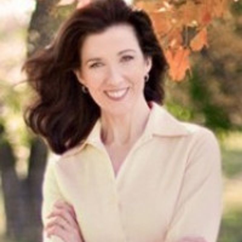 Elizabeth Camden profile picture