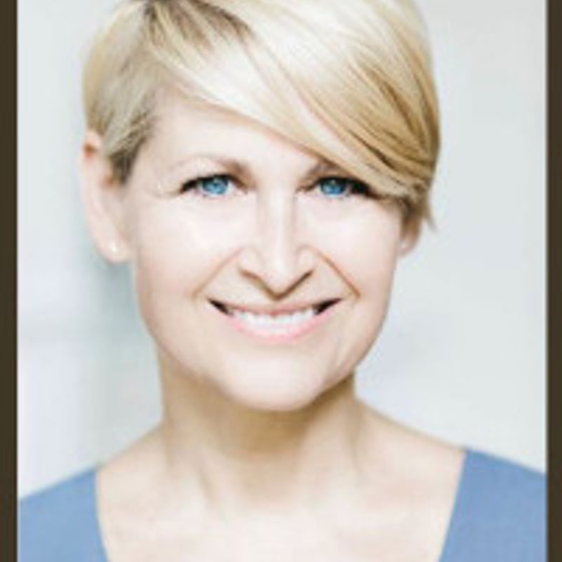 Emily Carpenter profile picture