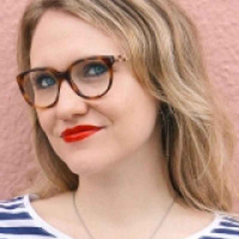 Katrina Leno profile picture