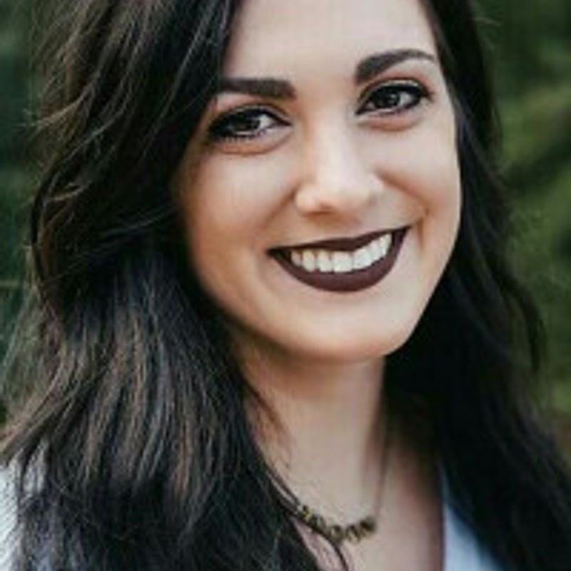 Shelby Mahurin profile picture