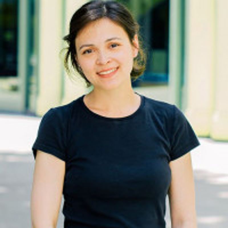 Helen Hoang profile picture