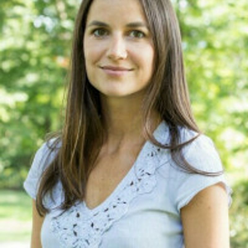 Carola Lovering profile picture