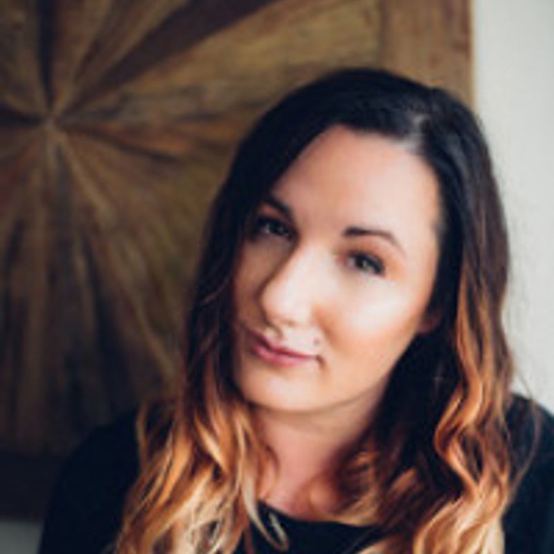 Jennifer Lynn Armentrout profile picture