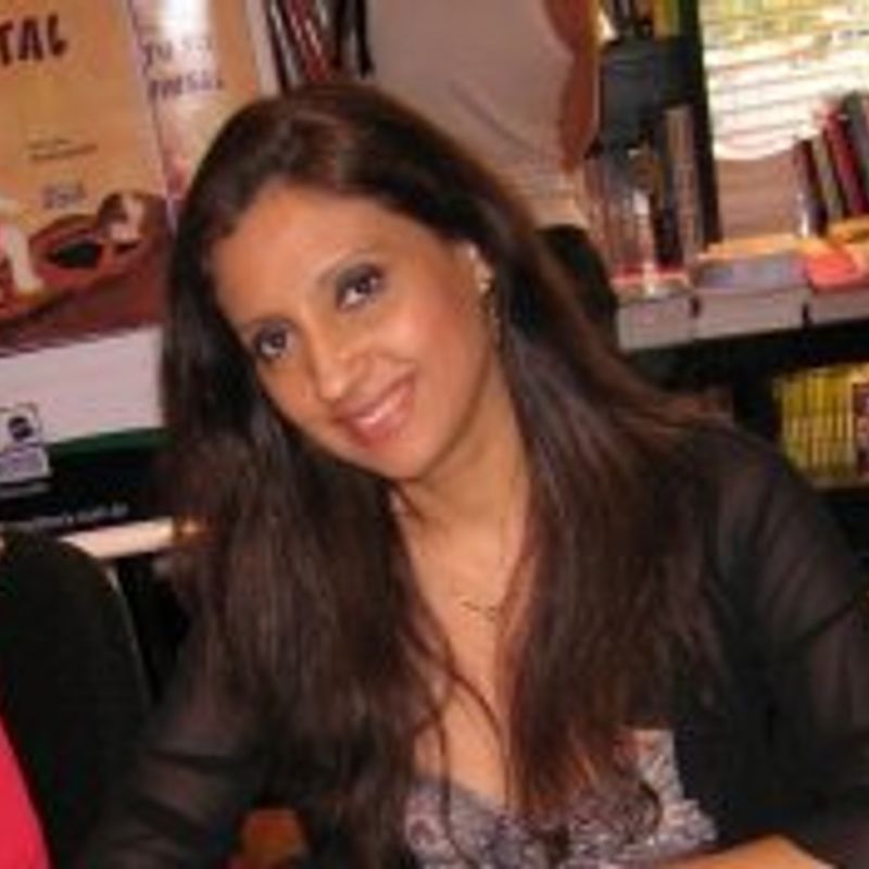 Flávia Côrtes profile picture