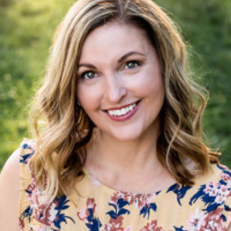 Sara Bennett Wealer profile picture