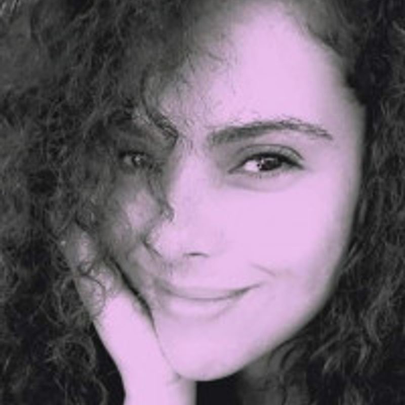 Caroline Andrade profile picture