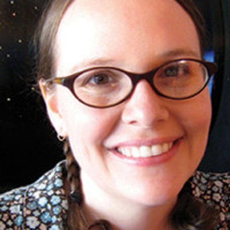 Raina Telgemeier profile picture
