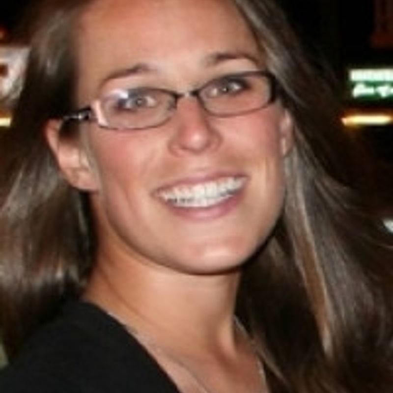 Linsey Hall profile picture