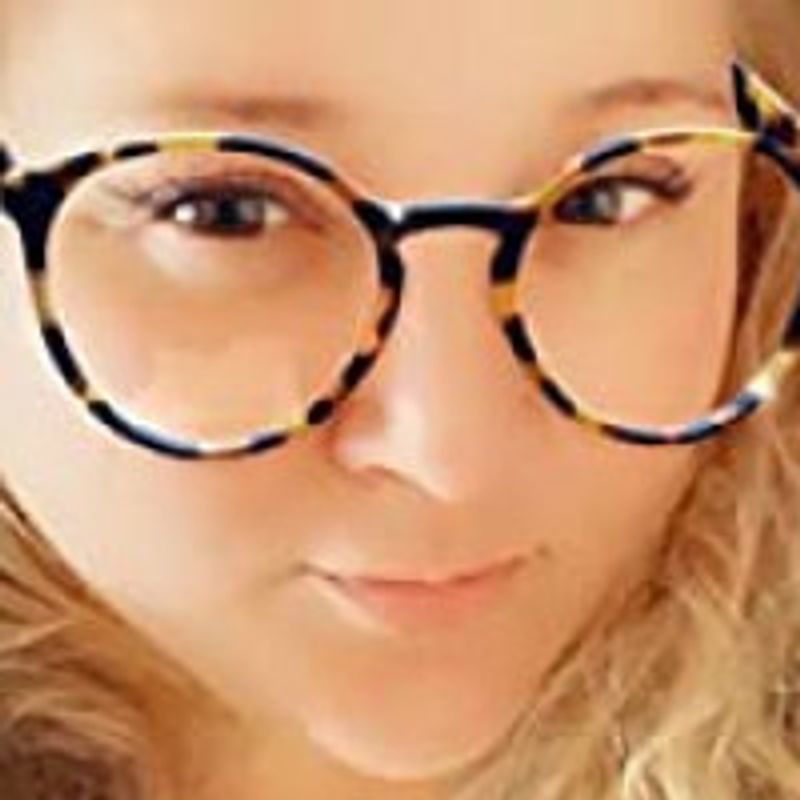 Mila Young profile picture