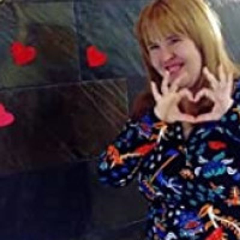 Anne Redheart  profile picture