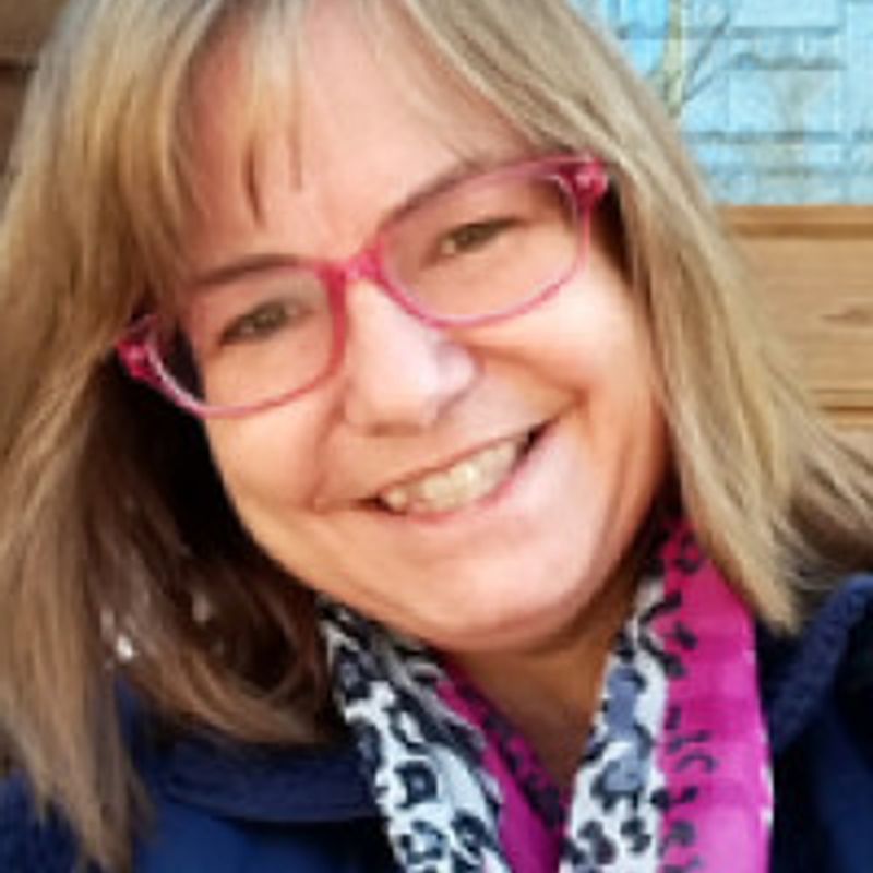 Lena Goldfinch profile picture