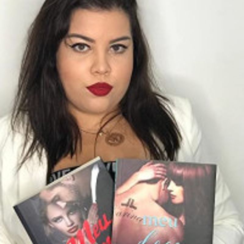 Julia Menezes profile picture