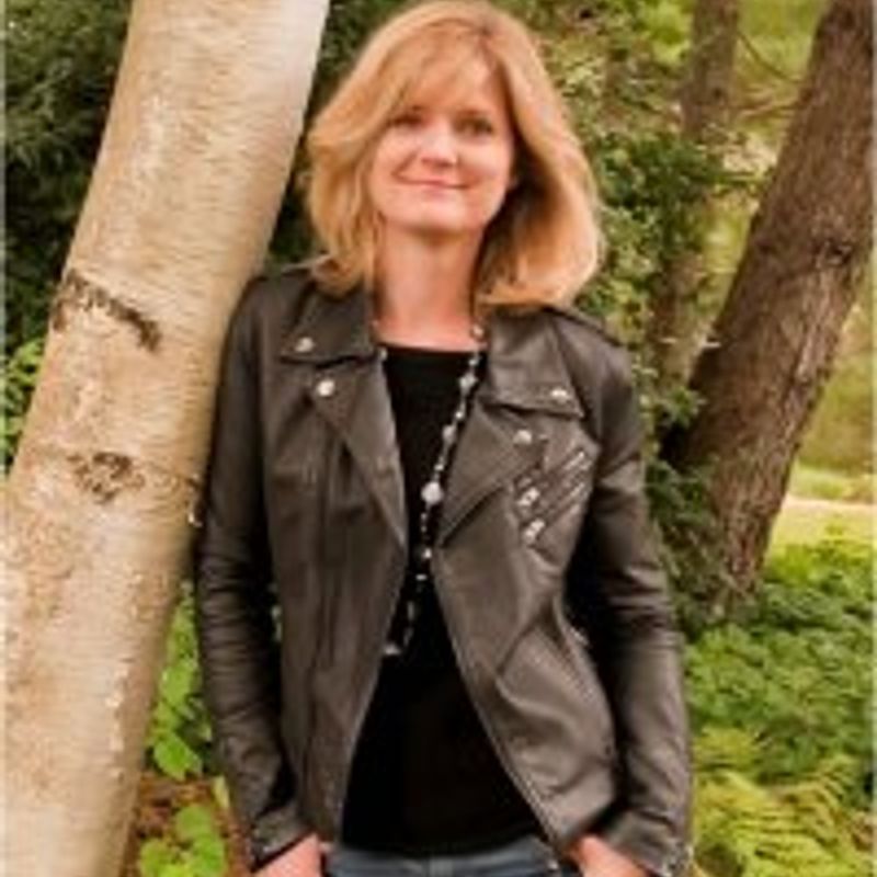 Suzanne Selfors profile picture