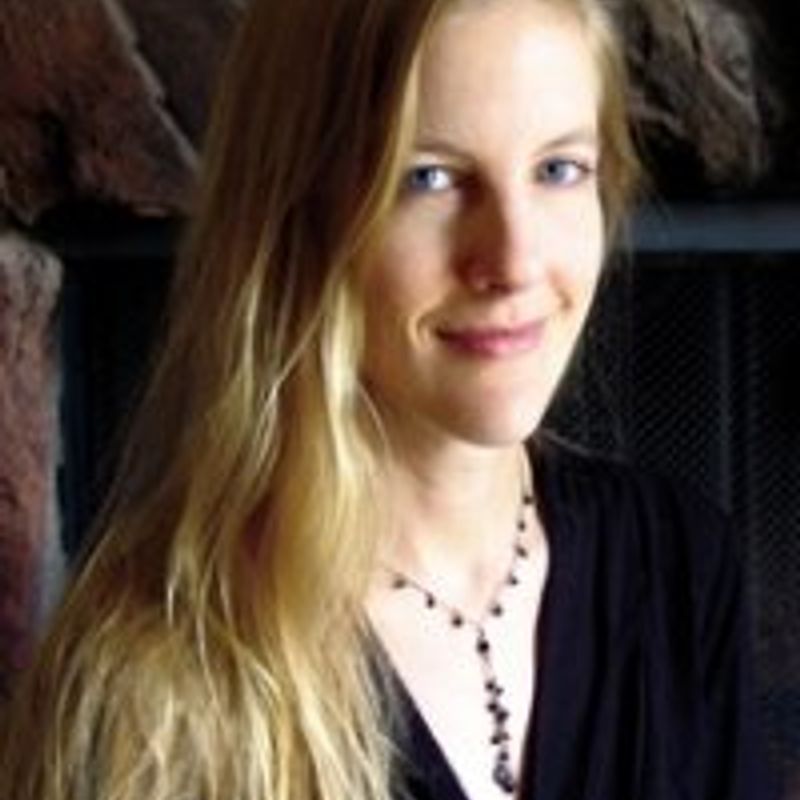 Carrie Vaughn profile picture