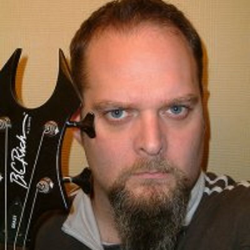 Joel McIver profile picture