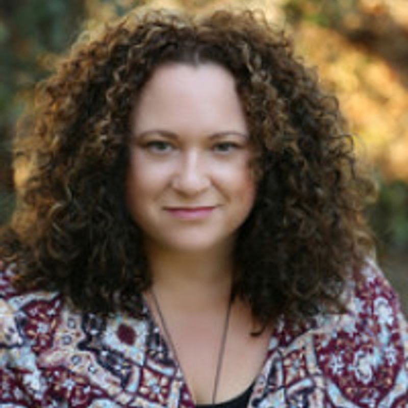Elizabeth Hunter profile picture