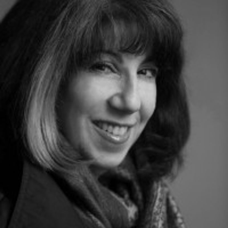 Renée Rosen profile picture