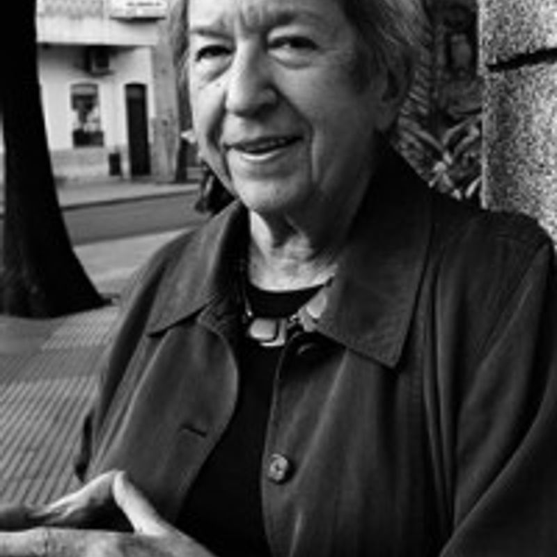 Sylvia Molloy profile picture
