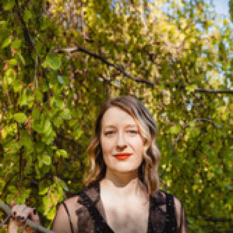 Julia Bartz profile picture