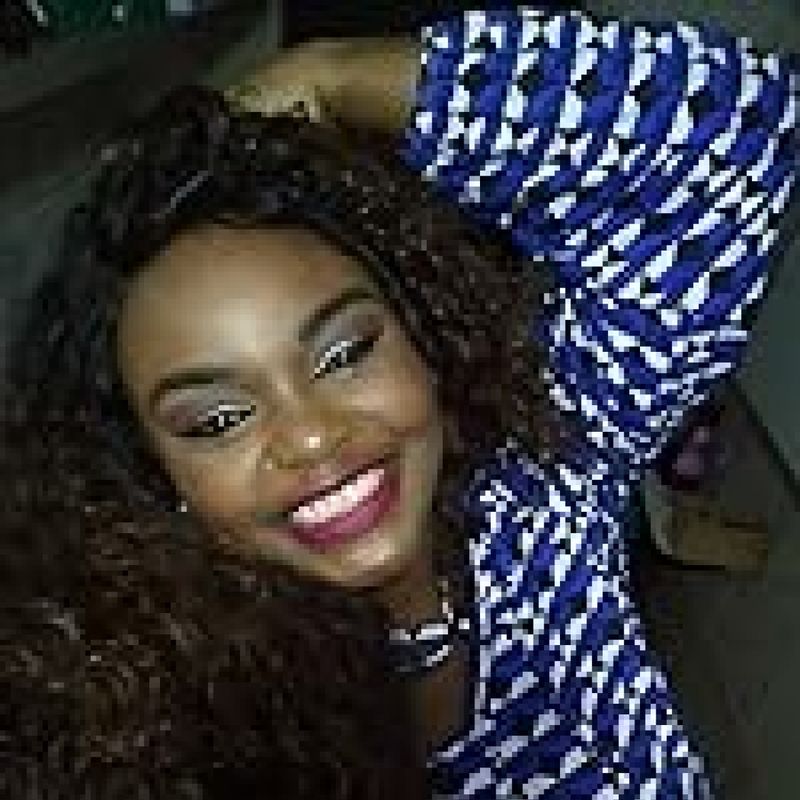 Monique Fernandes profile picture
