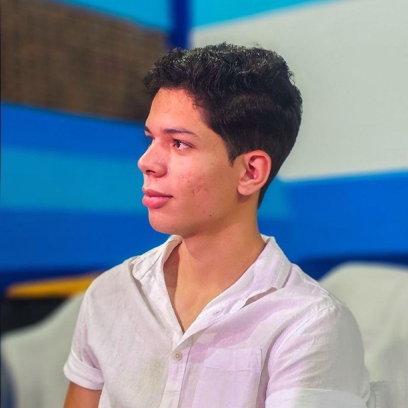 Ítrio Peixoto picture