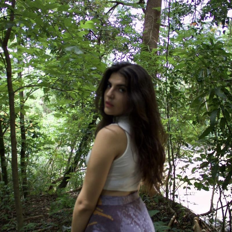 Mariane Gomide Soares picture