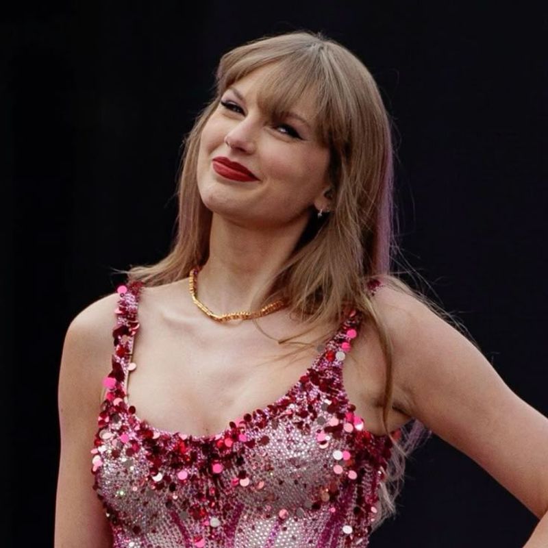 isabelle(taylor's version) picture