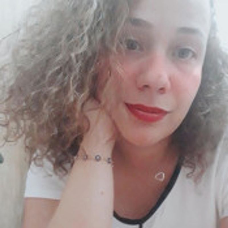 Stephanie Almeida picture