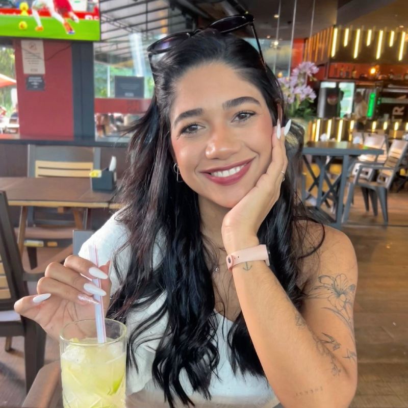 Carla Camargo picture