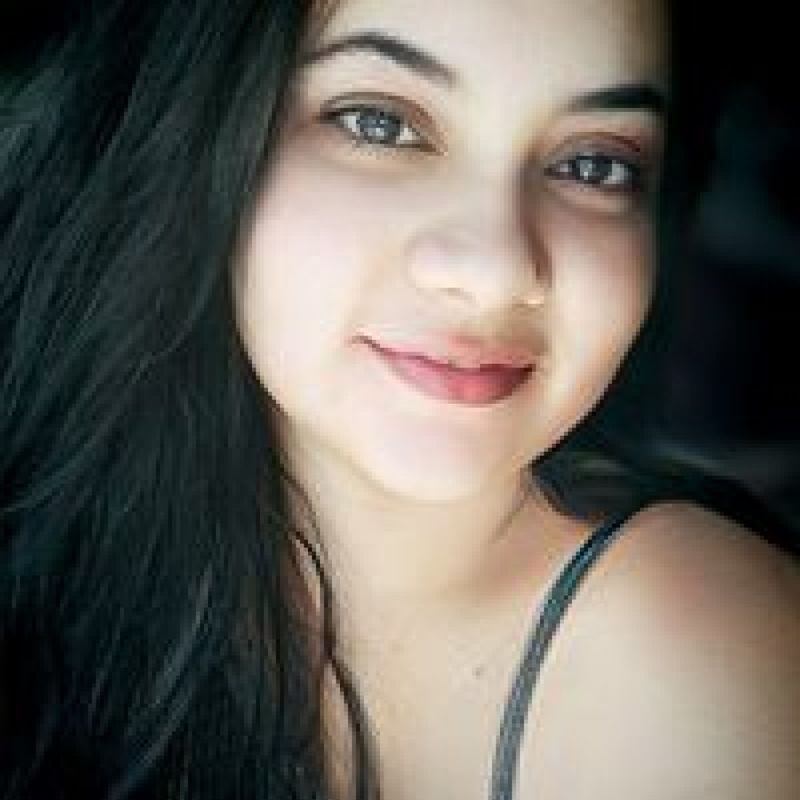 Larissa Marques picture